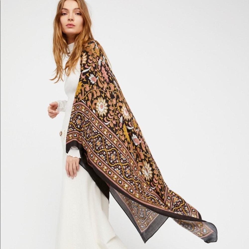 Free people magic dance border print kimono black
